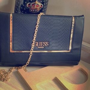 Guess side purse/clutch